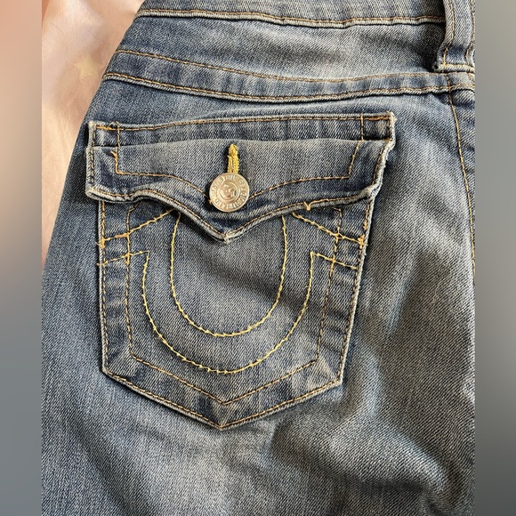 Dark and light blue authentic true religion jeans cute and stylish! - Picture 4 of 8